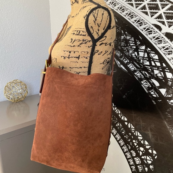 Madewell The Essential Bucket Tote - Soft Mahogany - Picture 4 of 12